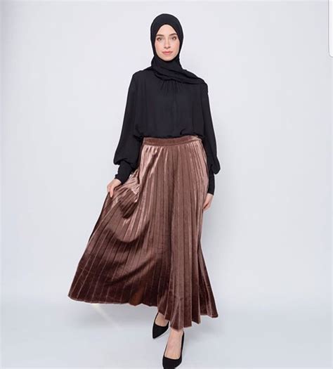 21 Modest Ways To Style Long Pleated Skirts With Hijab Fashion Zahrah