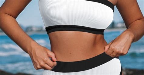 Bel Bikini Komplet Z Visokim Pasom Na Eno Ramo Quella