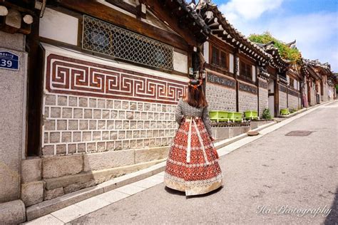 Bukchon Hanok Village Seoul A Complete Guide Expatolife Bukchon Hanok Village Cool Places