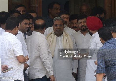 Senior Congress Leaders Siddaramaiah And Dk Shivakumar And Others At