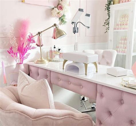 10 Trendy Nail Salon Decor Ideas To Impress Spencil