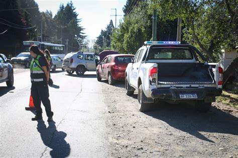 Triple Choque En Bustillo Demoras Y Personas Trasladadas En Ambulancia