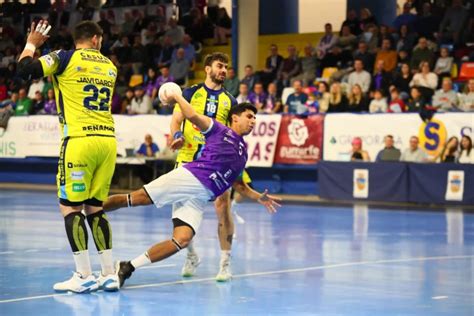 Gran victoria del BM Guadalajara ante un buen Trops Málaga Henares al día