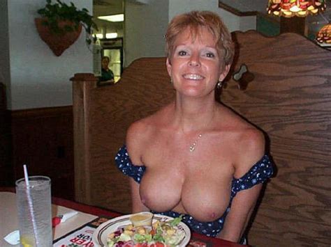 Restaurant Nudes Pt 2 Shesfreaky