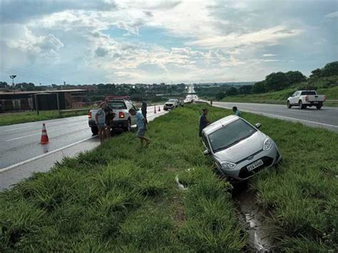 Chuvas provocam rodadas de veículos na rodovia Euclides da Cunha