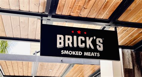 Happy Hour Sarasota - Brick's Smoked Meats - dineSarasota