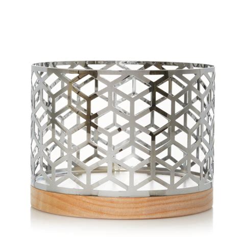 A Geometric Pattern In Gleaming Silver Metal Creates A Stylish And Eye