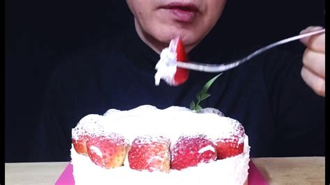 Asmr Mukbang Strawberry Whipped Cream Cake 딸기 생크림 케이크 Youtube