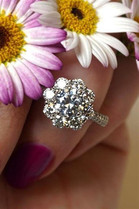 15 Gorgeous And Elegant Floral Engagement Rings