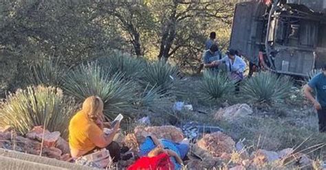 Tragedia en San Luis Potosí autobús turístico cae a barranco y deja al