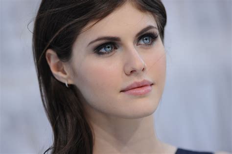 Simple Background Portrait Blue Eyes Smiling Alexandra Daddario