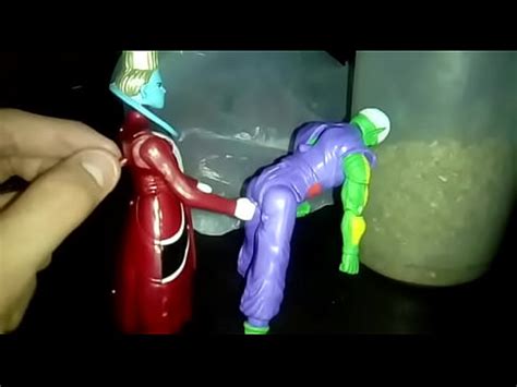 Piccolo Se Pone Cachondo Y Wiss Se Deja Llevar Le Termina Rompiendo El Orto XVIDEOS