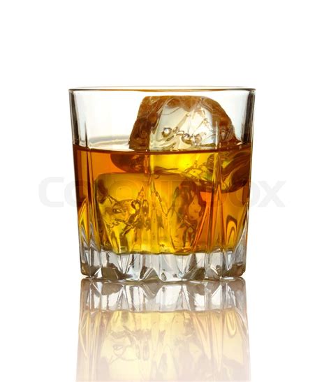 Glas Whisky Og Is Isoleret P Hvidt Stock Foto Colourbox