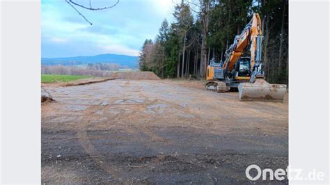 Zwischenlager für Erdreich am Waldrand bei Ernestgrün Onetz