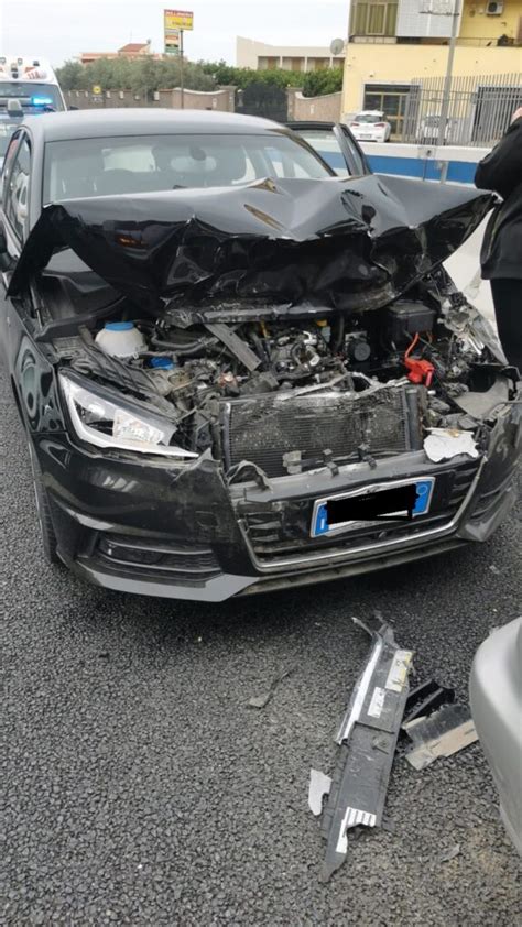 Reggio Calabria Maxi Tamponamento Sul Raccordo Auto Distrutte