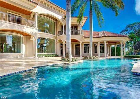 Dr Ben Carson Spends 43m For A Palm Beach Villa Daily Mail Online