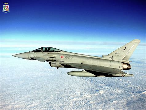 AM Scramble Di Due Eurofighter Per Un Ultraleggero Senza Contatto