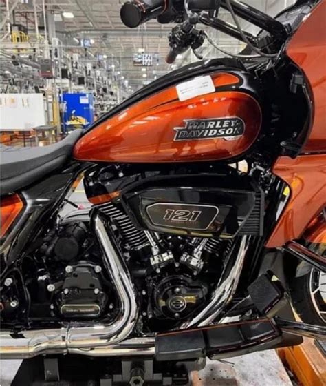 Harley Davidson Cvo Pollici Cubi E Fasatura Variabile In Vista