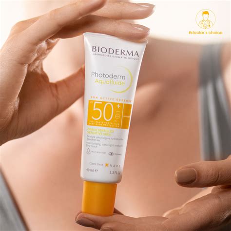 Kem Chống Nắng Giảm Bóng Nhờn Bioderma Photoderm Aquafluide SPF 50 40