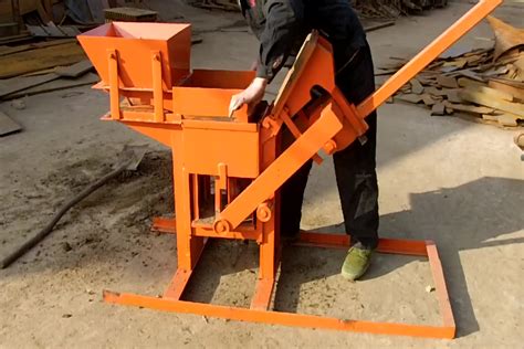 Qmr2 40 Soil Solid Clay Brick Making Machine Manual Compressed Earth