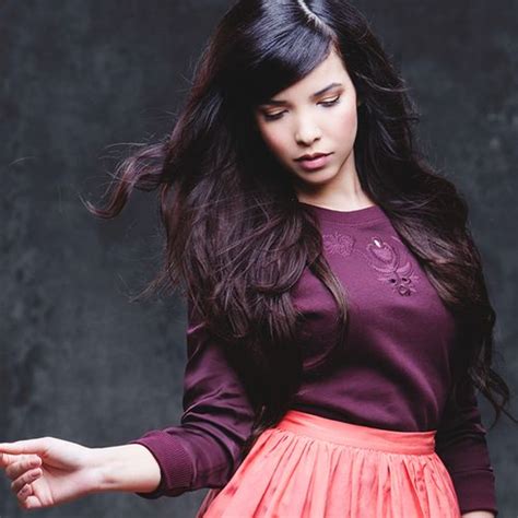 Indila - French Musician | Célébrités, Chanteur, Jeune chanteuse