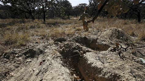 Encuentran Cuerpos En Fosas Clandestinas En El Estado De Mexicano De