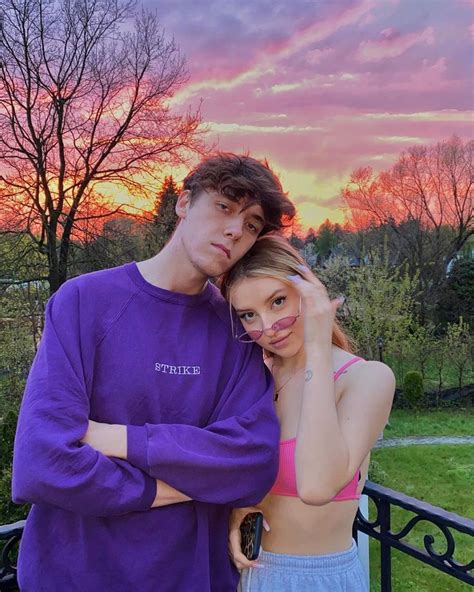 Karol Pieszko On Instagram “ładne Niebo W Domu X 🌅 ️😊” Couple Photos