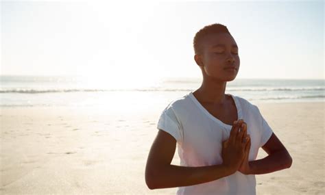 Yoga Salutation Au Soleil Une Succession De Postures Aux Multiples