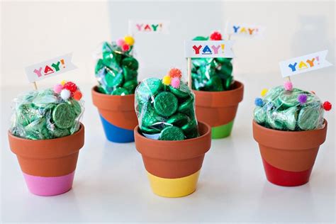 Paint-Dipped Cactus Party Favors (Tutorial) // Hostess with the Mostess®