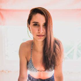 Hot Sexy Pau Gonzalez Bikini Pics