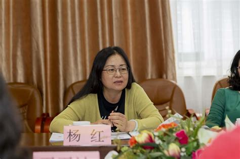 学习贯彻习近平新时代中国特色社会主义思想主题教育——副校长吴坚一行到图书馆调查研究华南师大新闻网