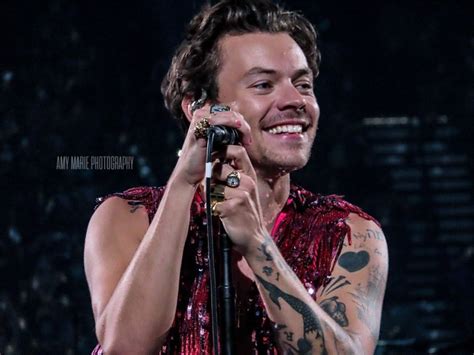 Photos Harry Styles Kicks Off ‘love On Tour In Las Vegas Nerds And