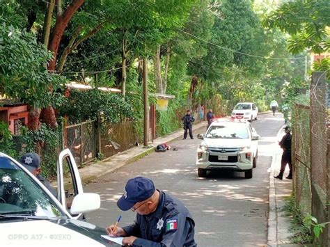 Motociclistas se estrellan contra poste en San Andrés Tuxtla uno falleció