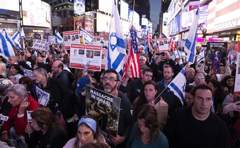 Miles De Personas Se Manifestaron En Pleno Centro De Nueva York En