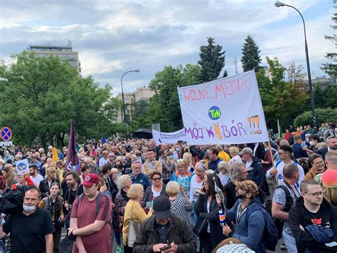 Lex Tvn Og Lnopolskie Protesty W Obronie Wolnych Medi W Wp Wiadomo Ci