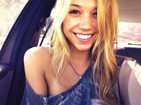 Alexis Ren Women Face Closeup Blonde Wallpaper Coolwallpapers Me