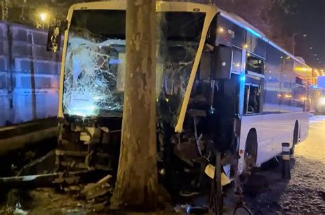 Paris Bless S Dont Deux Graves Dans Un Accident De Bus Le