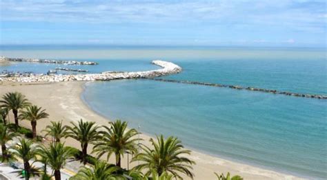 Martinsicuro Sul Mare Adriatico Spiagge Storia E Bici Vacanze Hotels