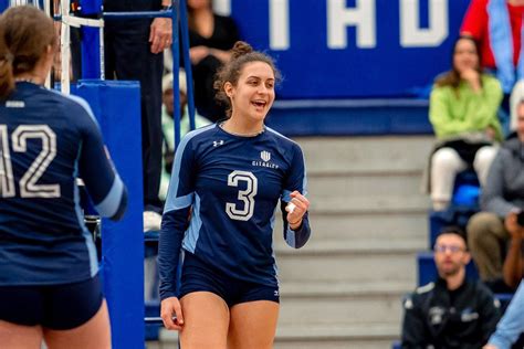 Championnes De La Saison En Volleyball Citadins Sports Universitaires