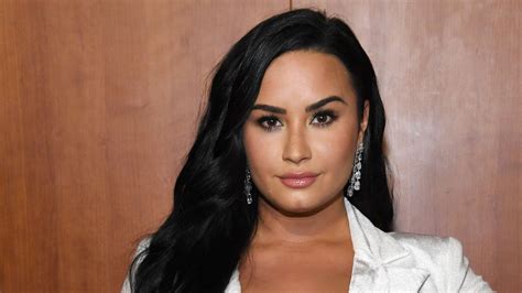 Demi Lovatos Pink Pixie Cut Is The Ultimate 2021 Hair Inspiration — See Photos Allure