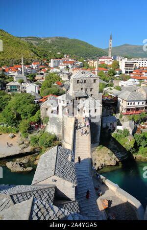 Luftaufnahme Der Alten Br Cke Von Mostar Ber Hmtes Touristisches Ziel