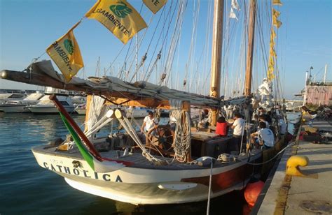 Goletta Verde Fa Tappa Al Porto Di San Benedetto Per Sensibilizzare