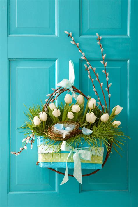 34 Gorgeous Spring Wreaths to Brighten Your Front Door