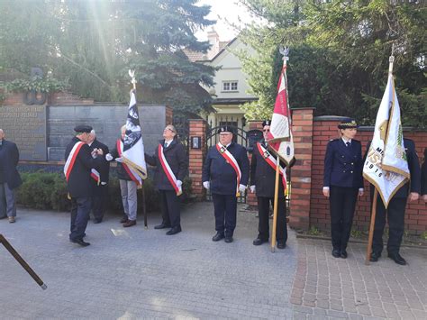 Przy Pomniku Aresztowania Przyw Dc W Pa Stwa Podziemnego Formacja