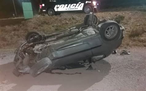 Abandonan Auto Volcado El Sol De Tulancingo Noticias Locales