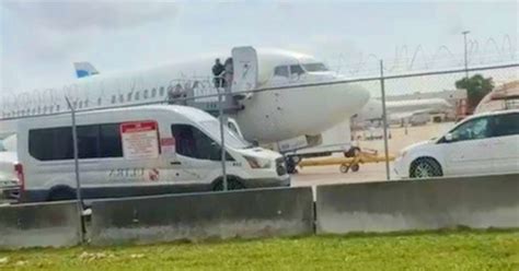 EE UU devuelve a 33 cubanos en cuarto vuelo de deportación de Miami a