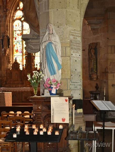 Enclos paroissial de pleyben dans le finistère en bretagne son wall