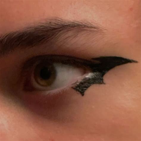 Bat Wing Eyeliner In 2023 Eyeliner Emo Makeup Grunge Makeup