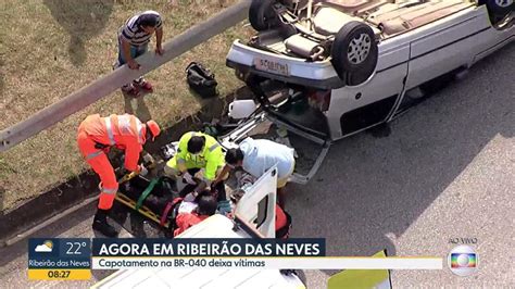 Carro Capota E Deixa Feridos Na Br Em Ribeir O Das Neves Na