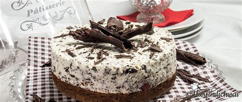 Stracciatella Torte Mit Kirschen Und Leckeren Biskuitboden